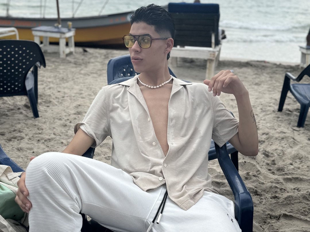 Angelo100's profile - Image n°0