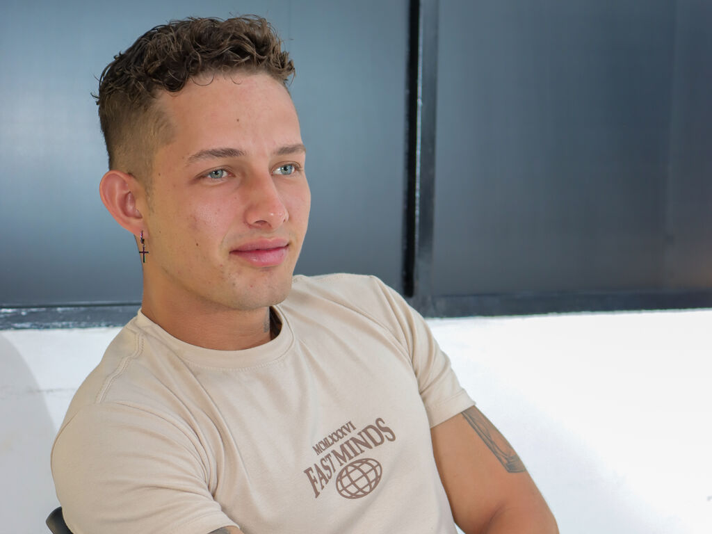 Angelriveraa's profile - Image n°1