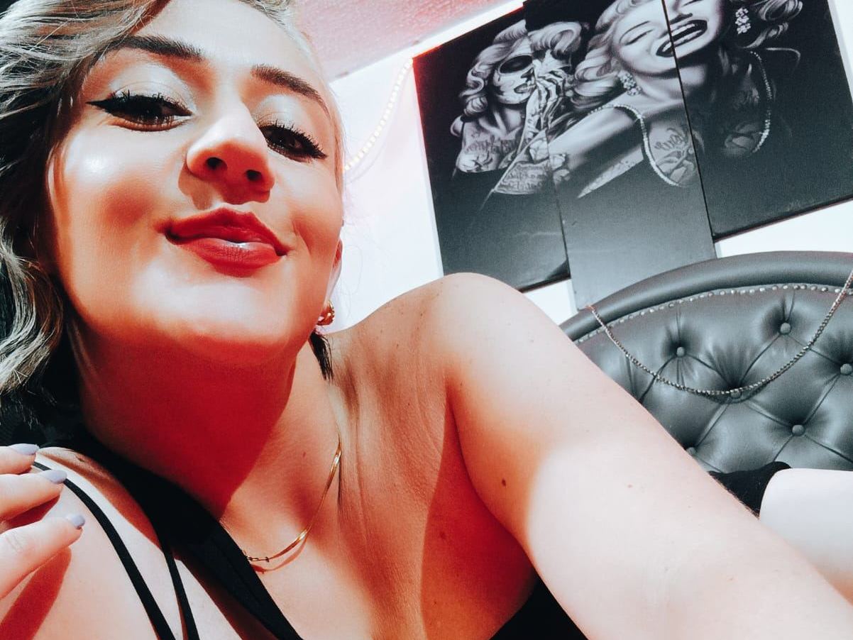 Angelynaughty's profile - Image n°0