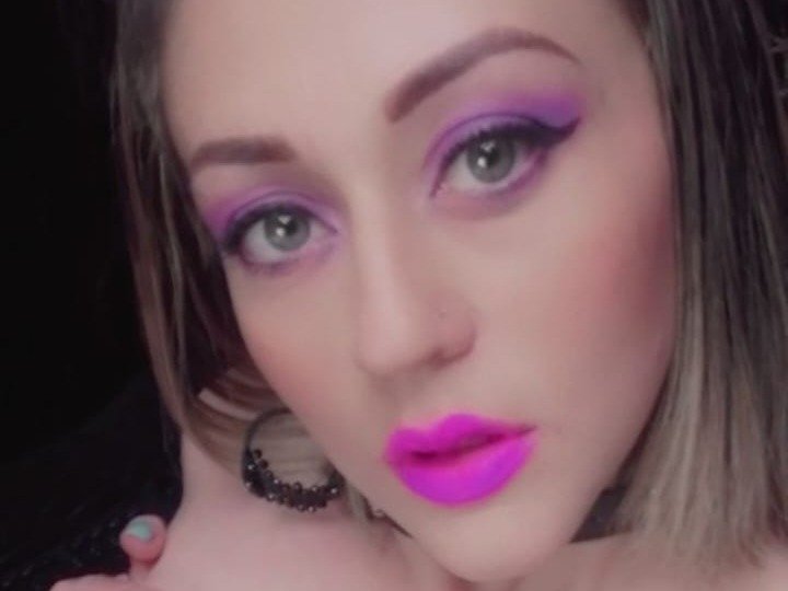 Angelynaughtyy's profile - Image n°1