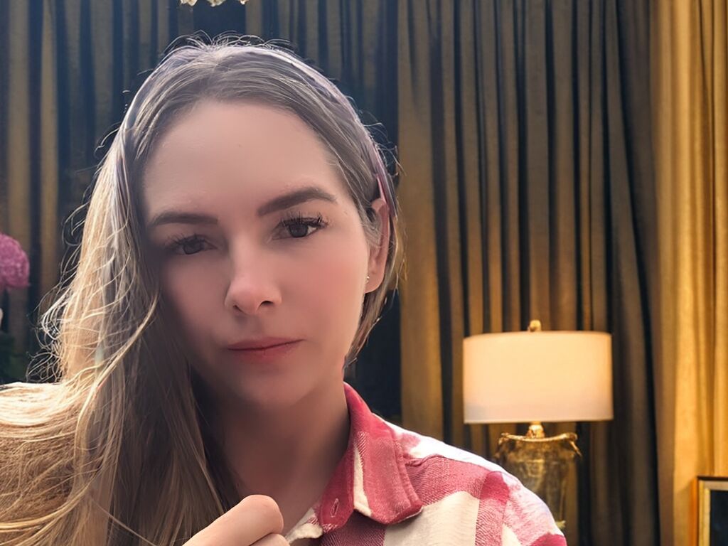 Angiehouston's profile - Image n°2