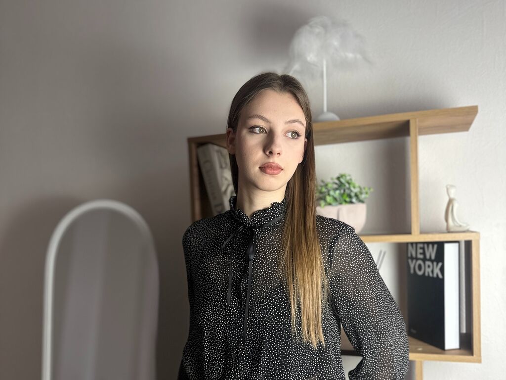 Annabenham's profile - Image n°0