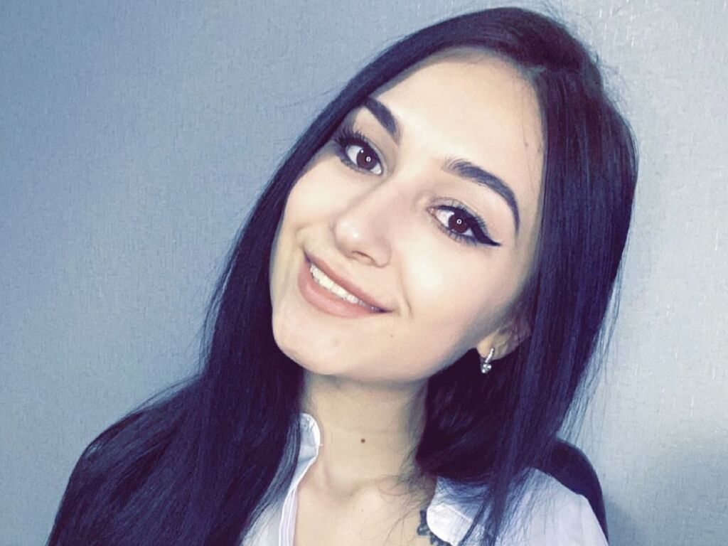 Annali's profile - Image n°1