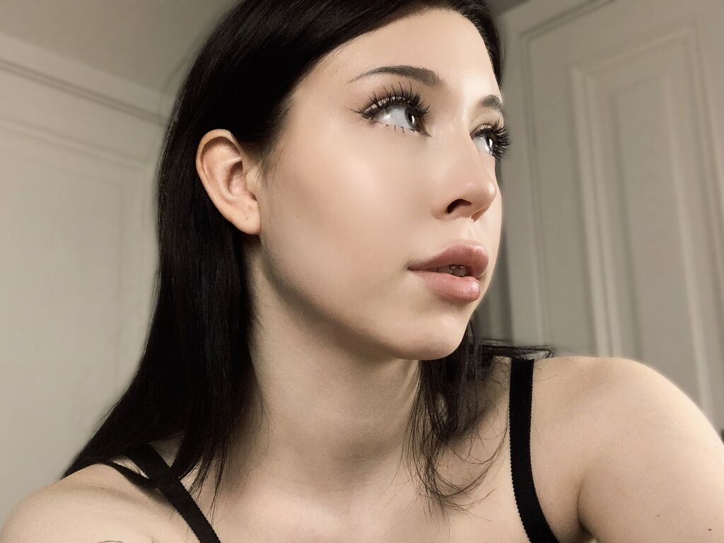 Annaperkins's profile - Image n°1
