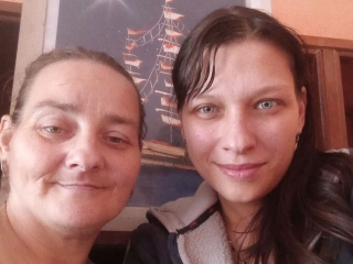 Annieandsofya's Sexcam