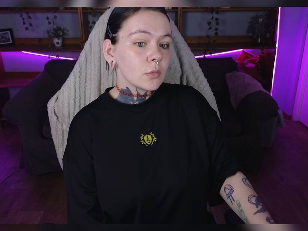 Annieleonelie's profile - Image n°1