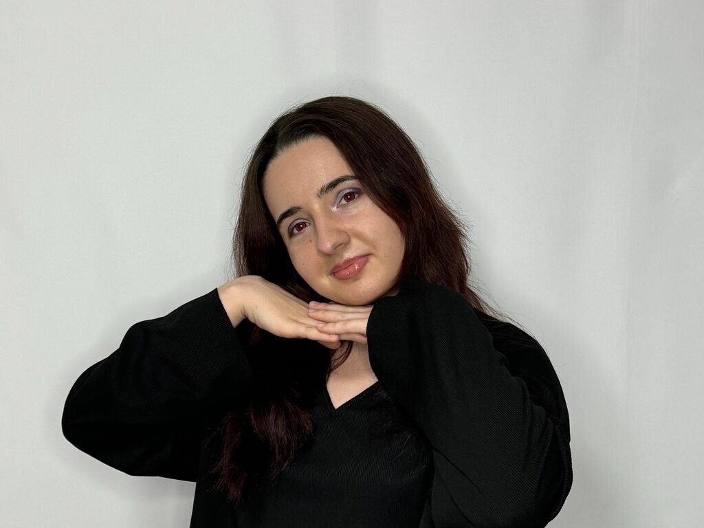 Annisatkins's profile - Image n°0