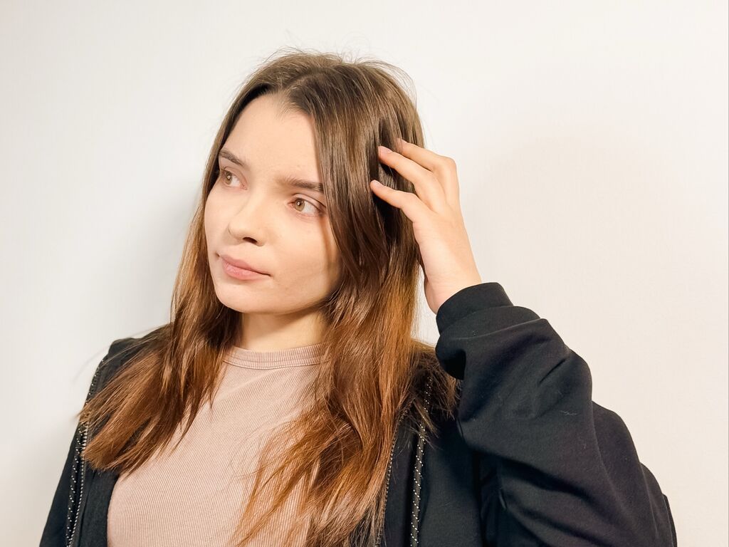 Annisbrougham's profile - Image n°0