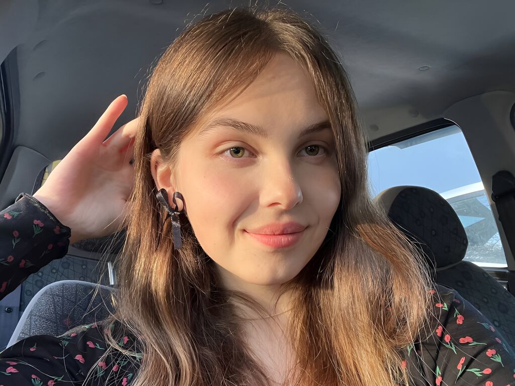 Annisclutter's profile - Image n°0