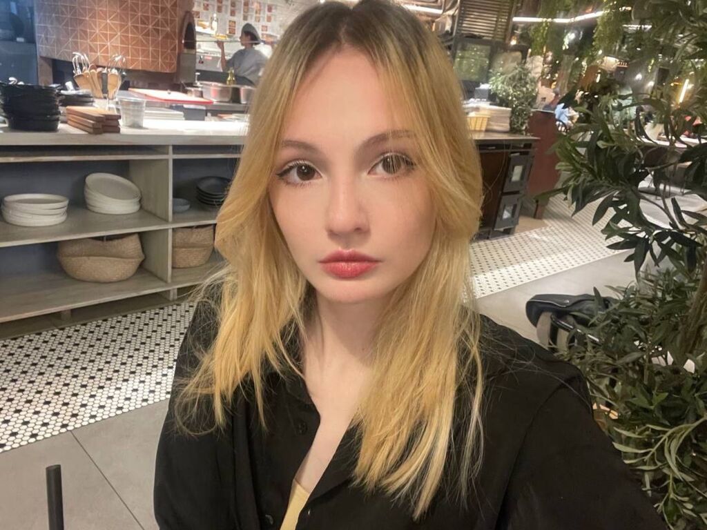 Annisgrine's profile - Image n°0