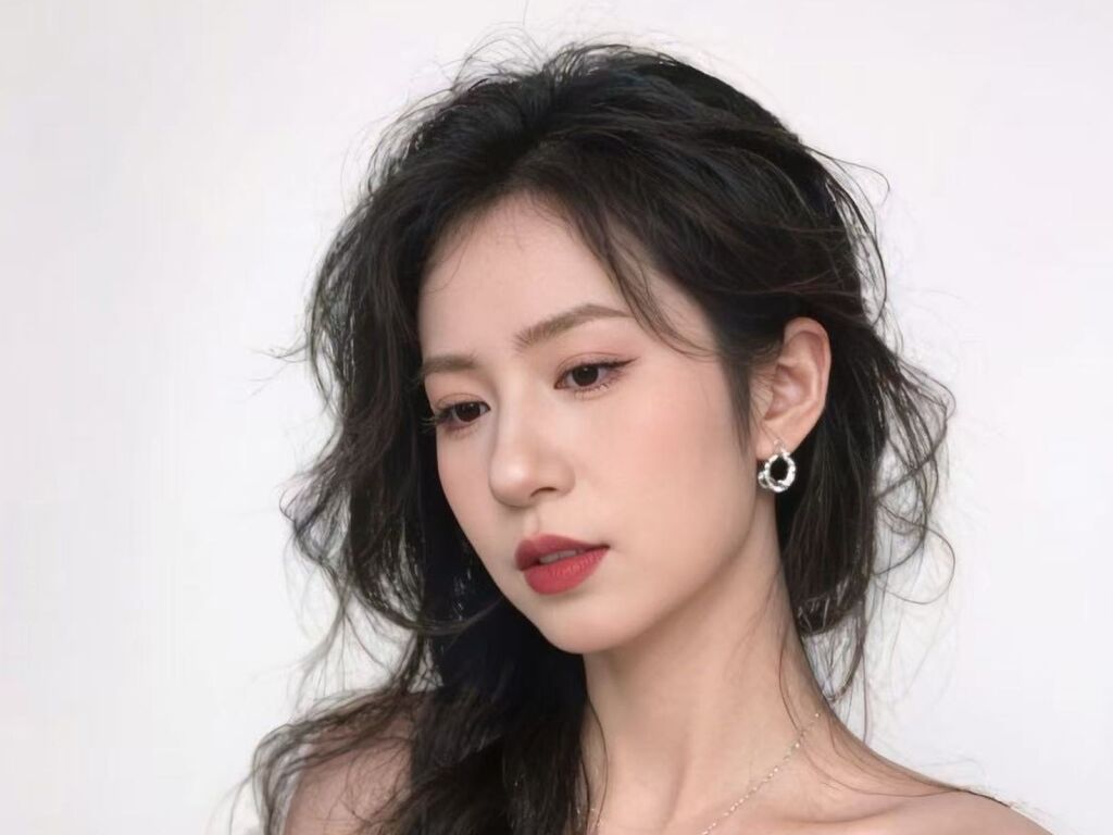 Annlinmei's profile - Image n°1