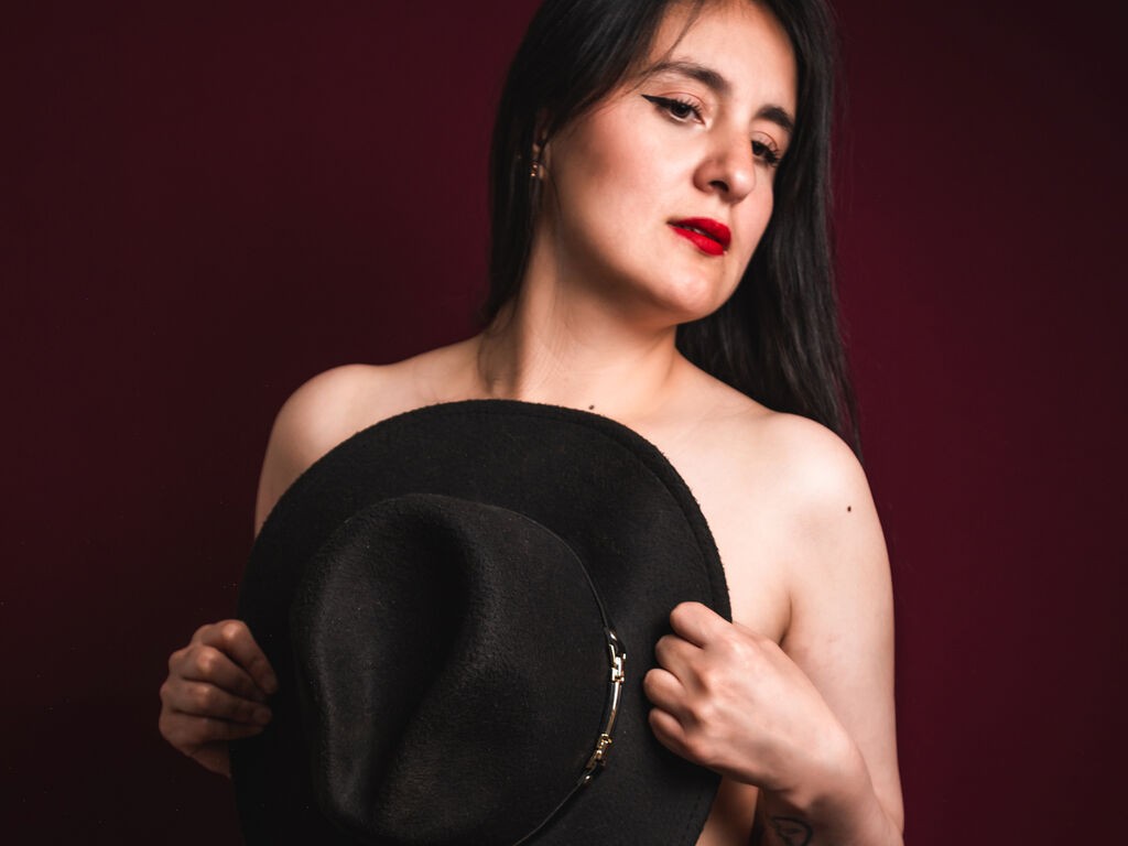 Annycadena's profile - Image n°0