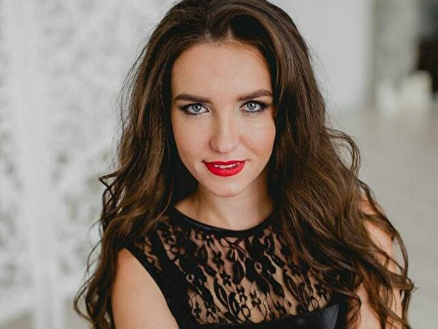 Anora's profile - Image n°1