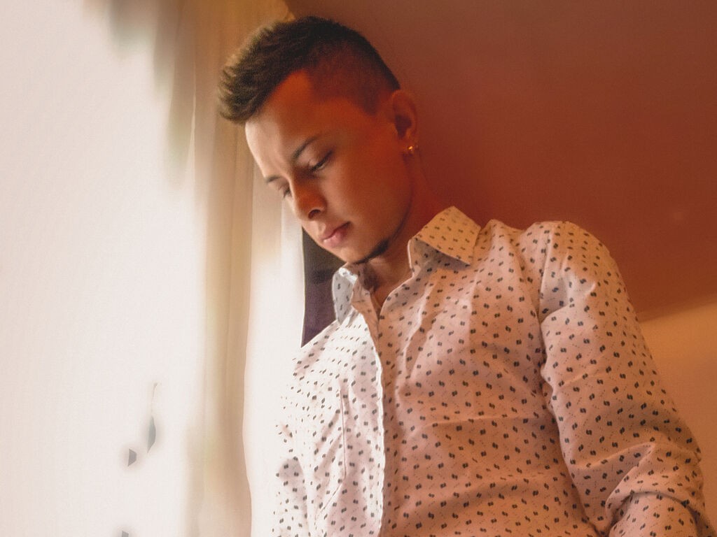 Anthonyhots's profile - Image n°0
