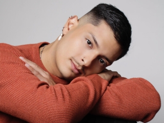 Webcam sex with Antinoemerald