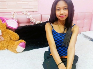 Sexo por webcam con Anyacutexxx