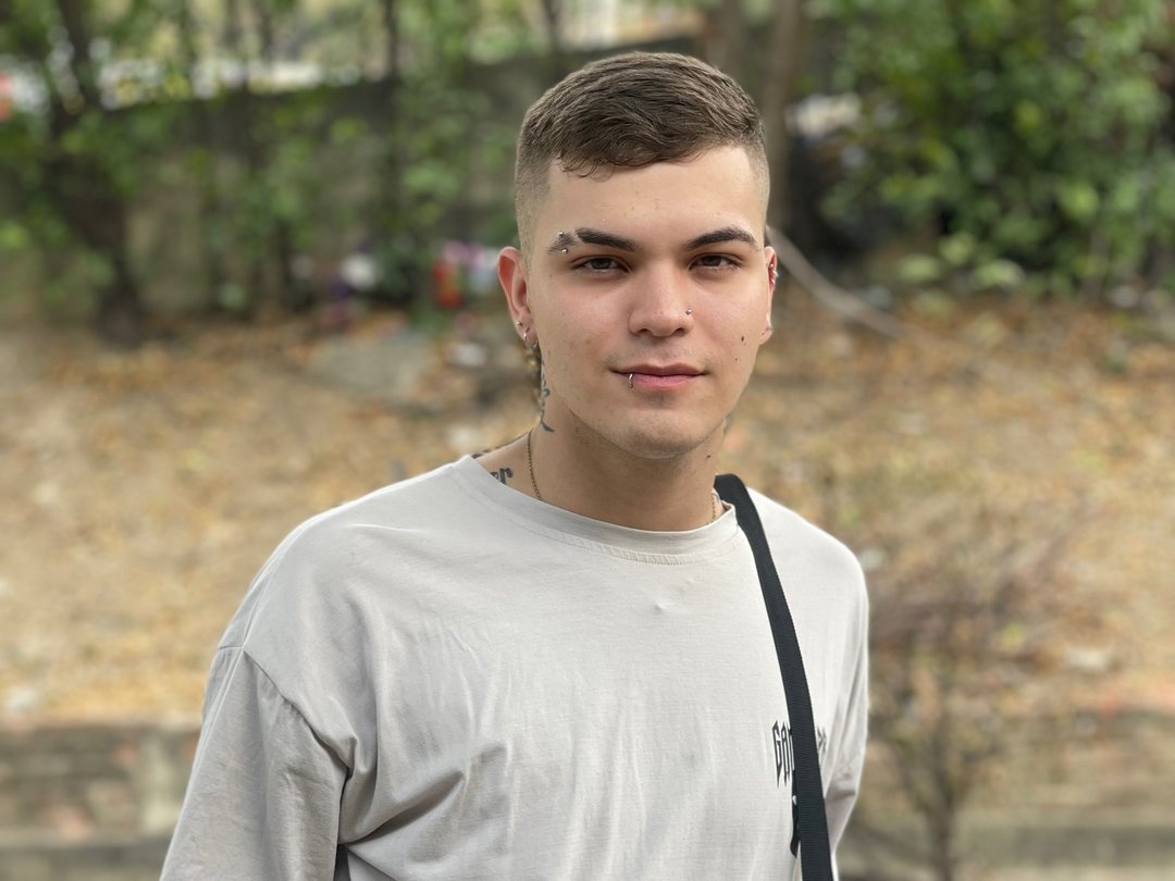 Perfil con Apollonova - Imagen  n°0