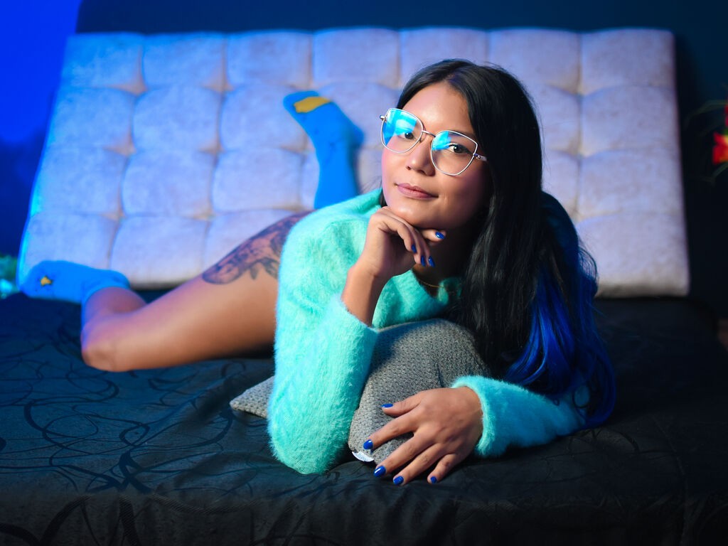 Ariaatomson's profile - Image n°0