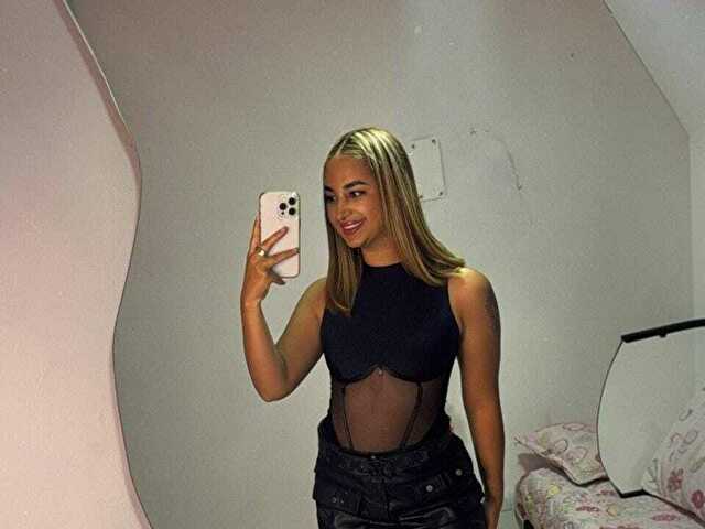 ArianaMoreti's profile - Image n°2