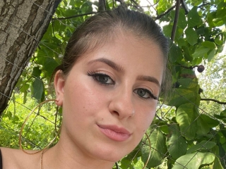Webcam sex with Arielxfrost