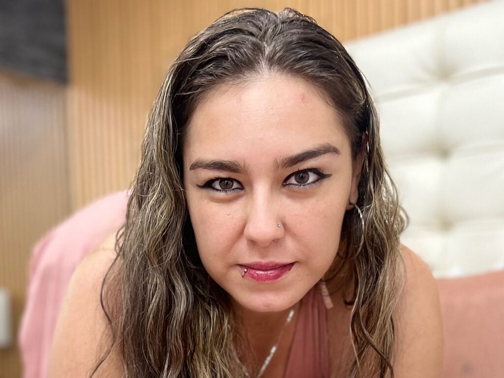 Ashelymoret's profile - Image n°1