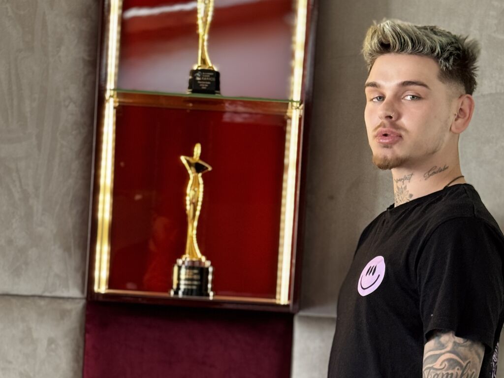 Perfil con Asherlong - Imagen  n°1