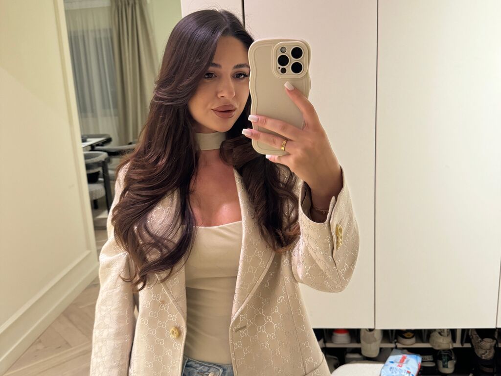 AshleeBriggs's profile - Image n°3