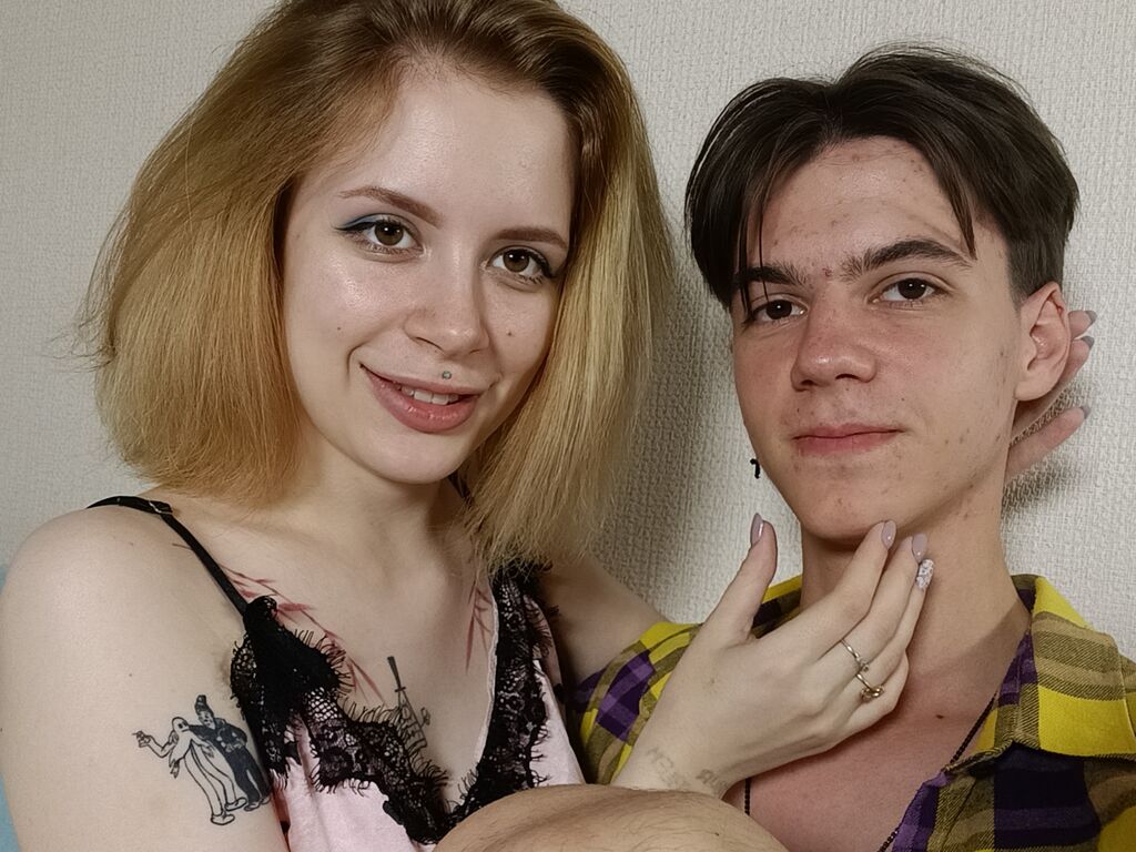 Ashleyandbridget's profile - Image n°2