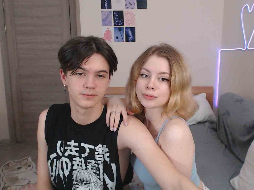 Ashleyandbridget's profile - Image n°1