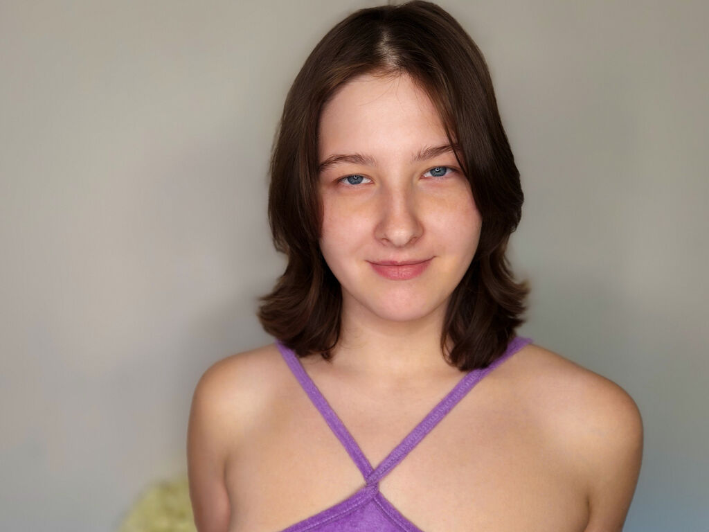 Ashleyharris's profile - Image n°1