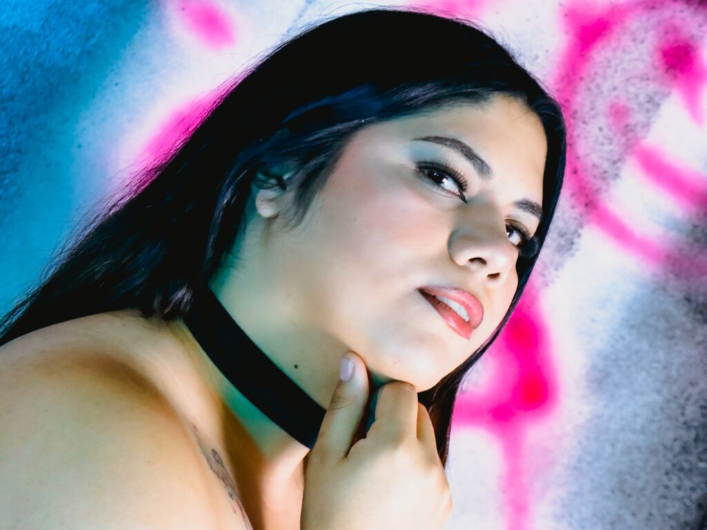 Ashleyholmson's profile - Image n°1