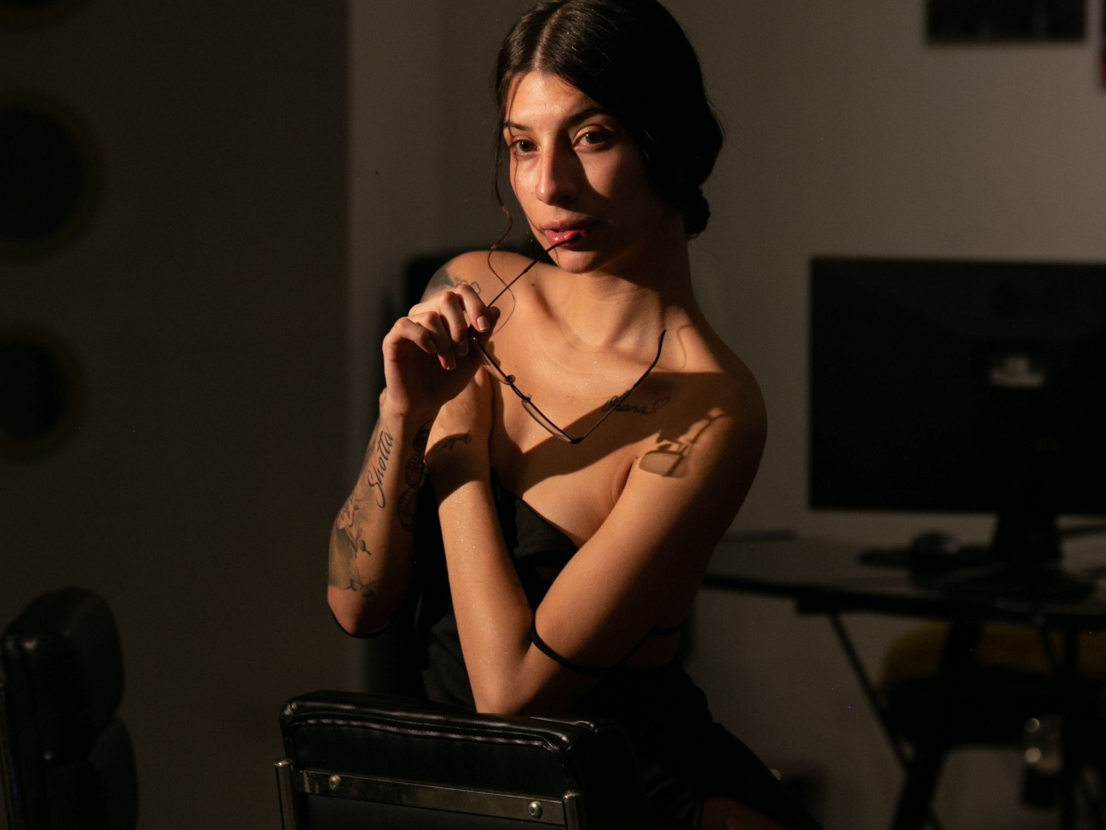 AshleyLawless's profile - Image n°1