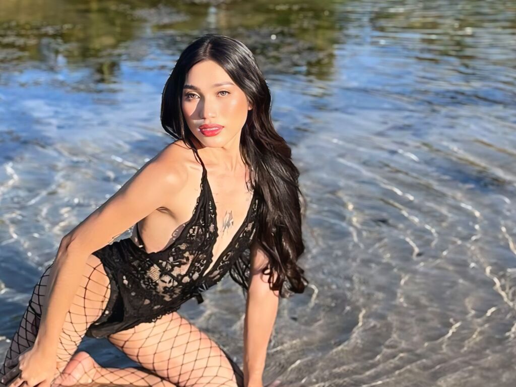 Athenawarner's profile - Image n°0