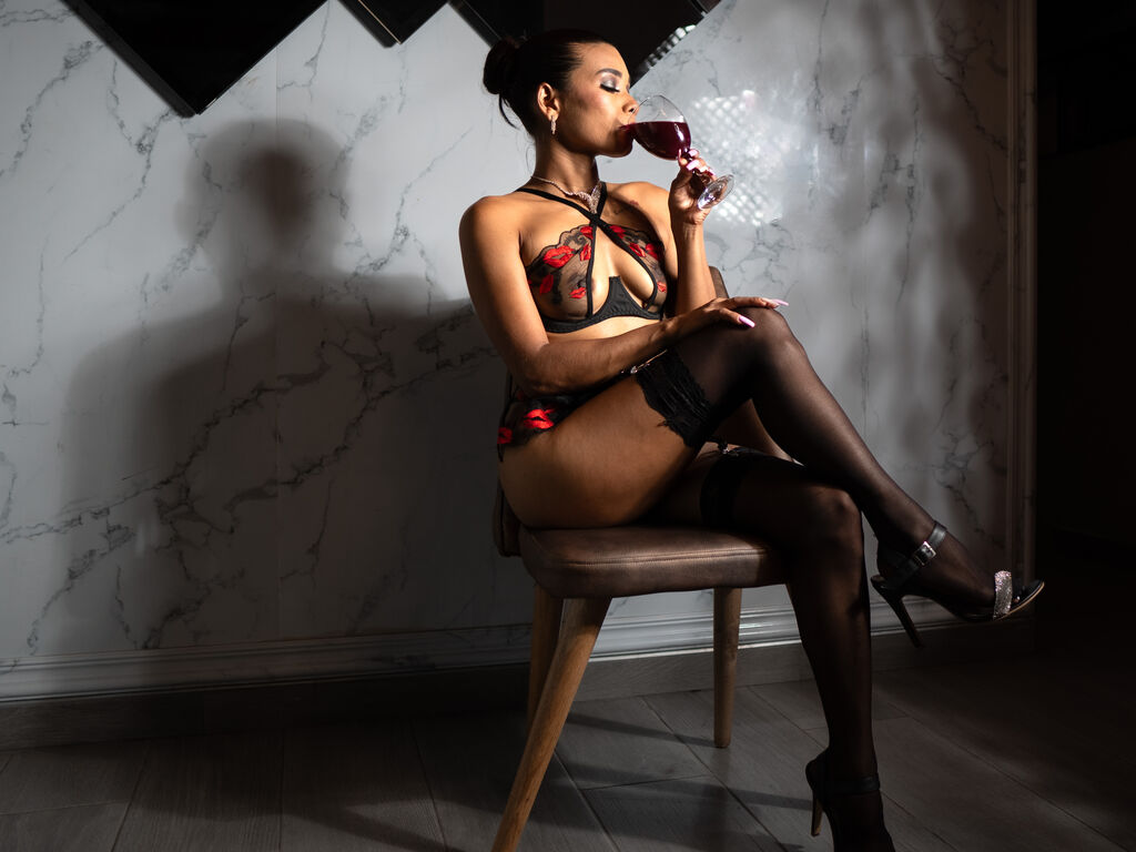 Atheneabrown's profile - Image n°3
