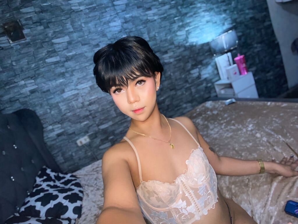Athisasophomore's profile - Image n°0