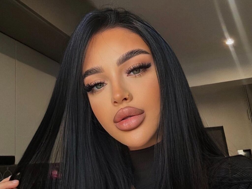 Avamonroerose's profile - Image n°1