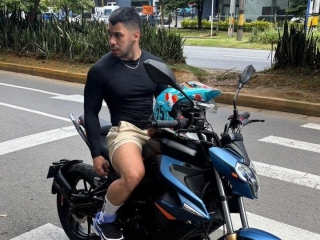 Sexo por webcam con Axxxell