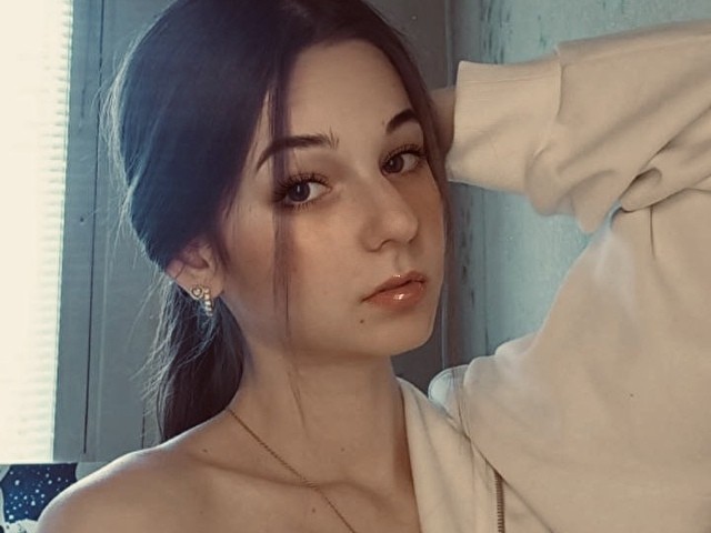 Barbary's profile - Image n°1