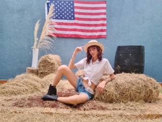 Sexo por webcam con Barbjones25