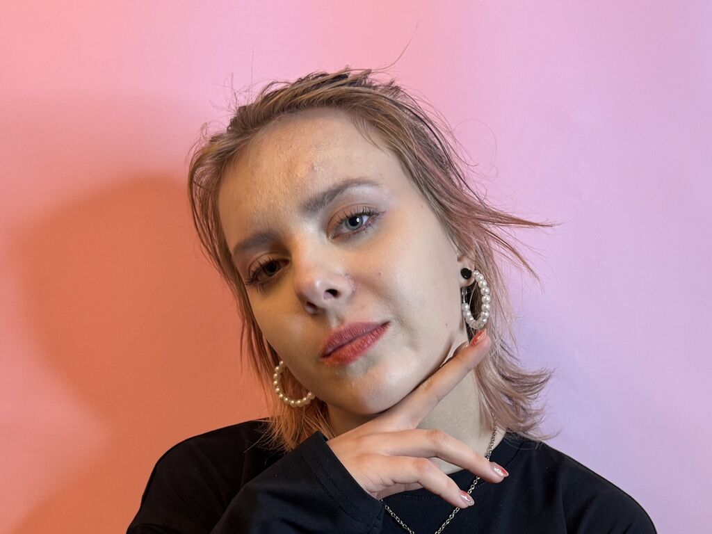 Beckycavell's profile - Image n°0