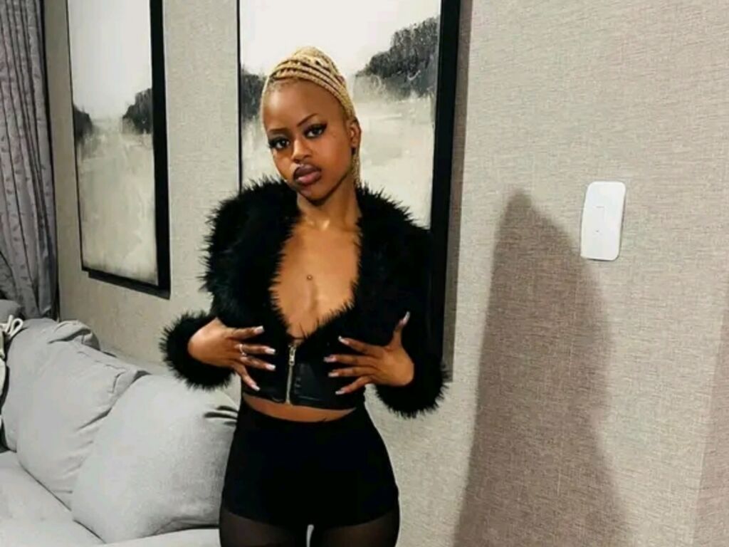 Bellzrosee's profile - Image n°1