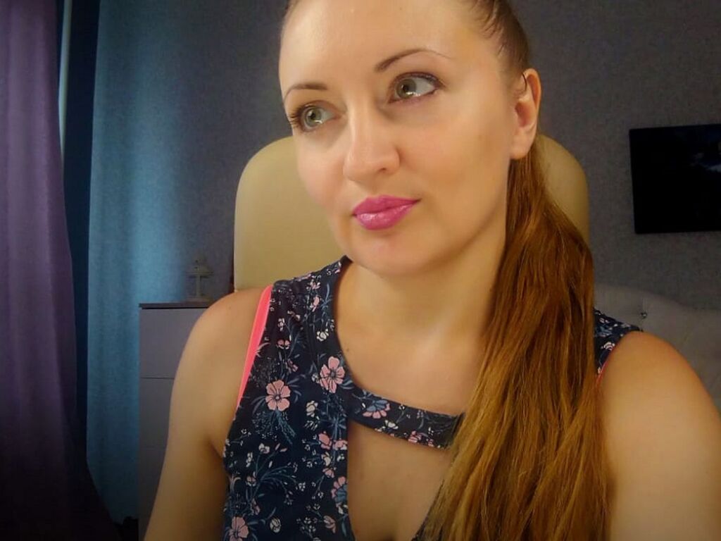 Bettyaronson's profile - Image n°0