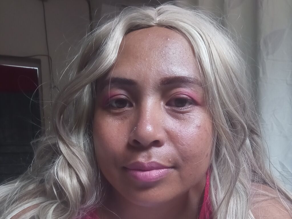 Biancahot's profile - Image n°1