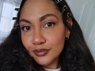 Webcam sex con Bigbrowntittymilf
