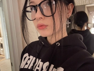 Webcam sex with Bingebae