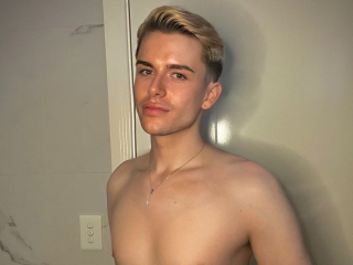 Blondeplayboi's Sexcam