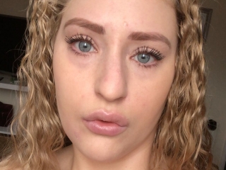 Blondesweetcara's Sexcam