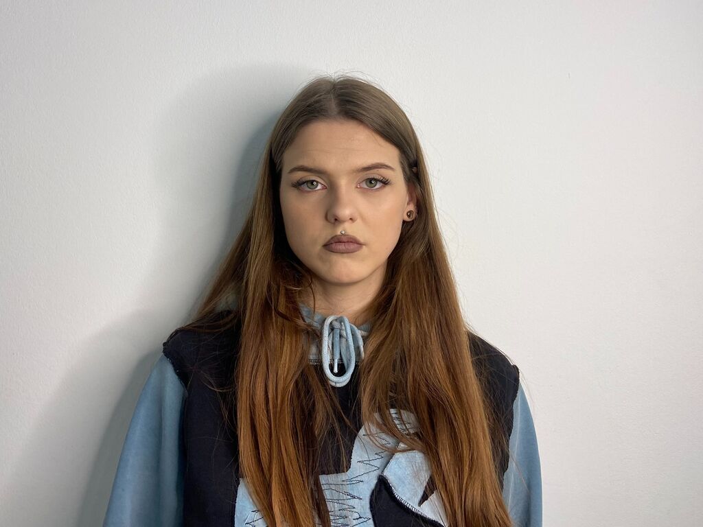 Bonniehallett's profile - Image n°0