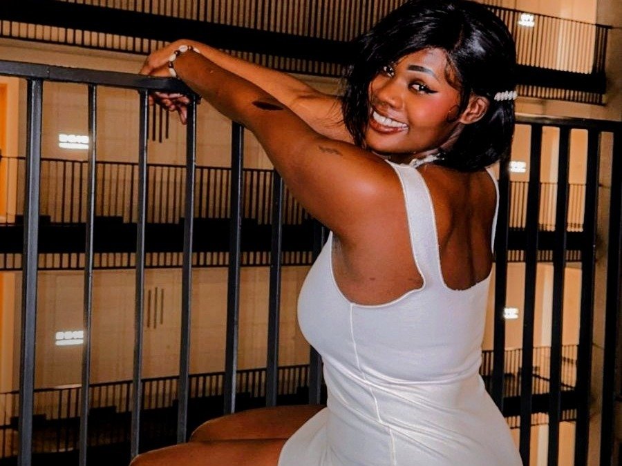 Bootyluxe69' profilo - Immagine n°0