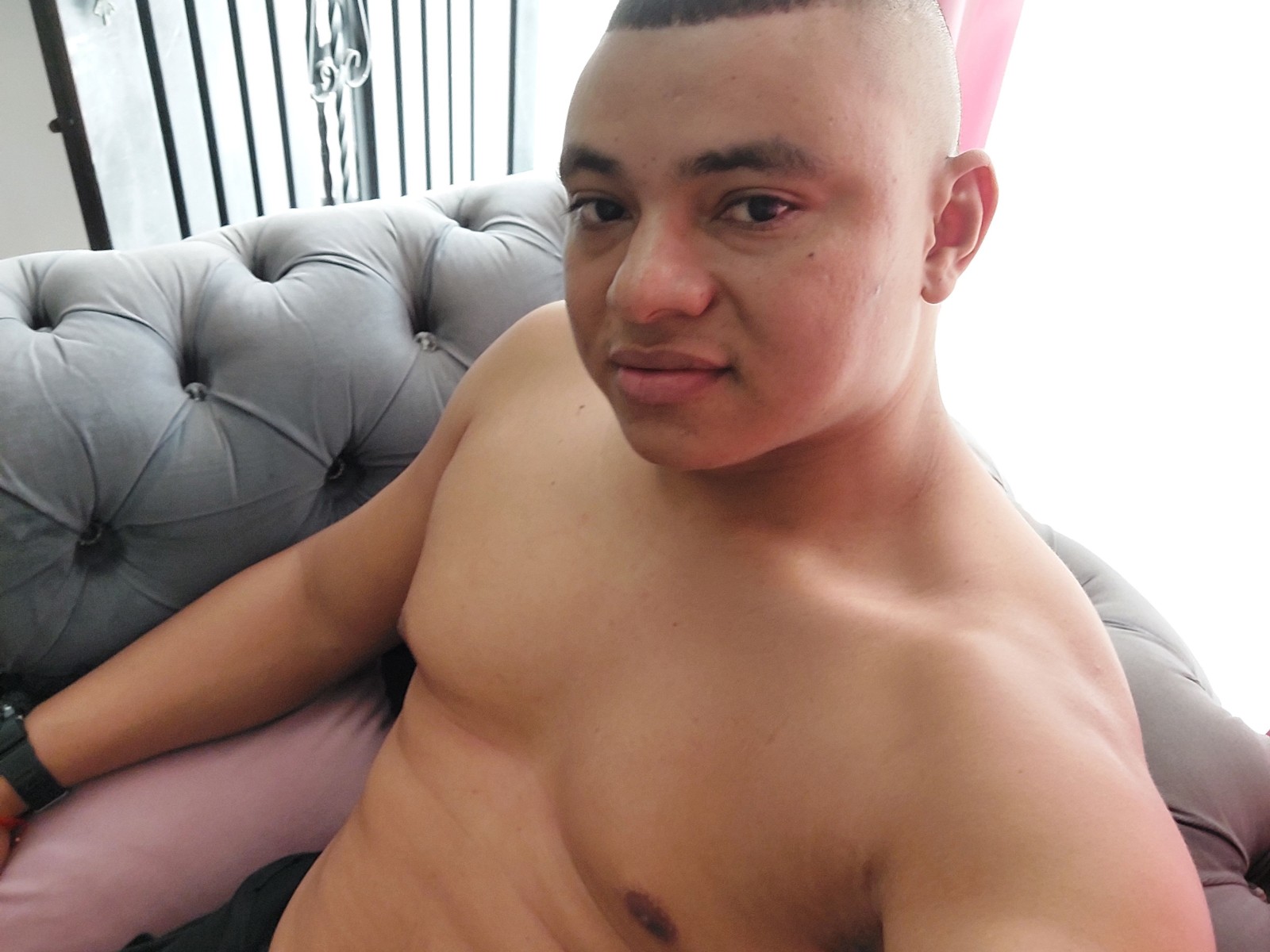 Boyhot1222's profile - Image n°1